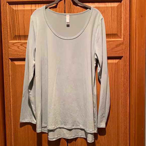 LuLaRoe Lynnae - Picture 1 of 3